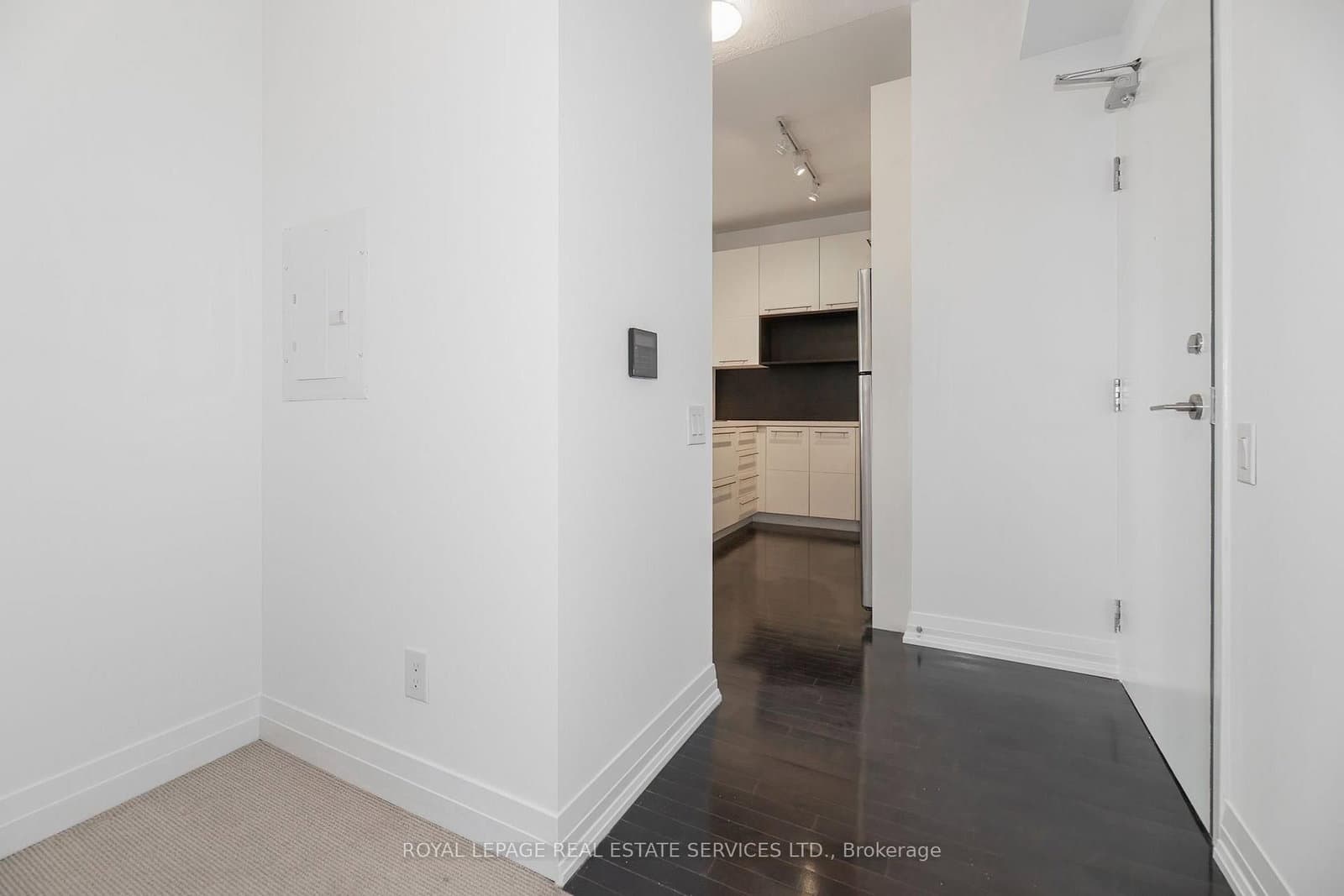 25 Carlton Street, Unit 603 thumbnail 12