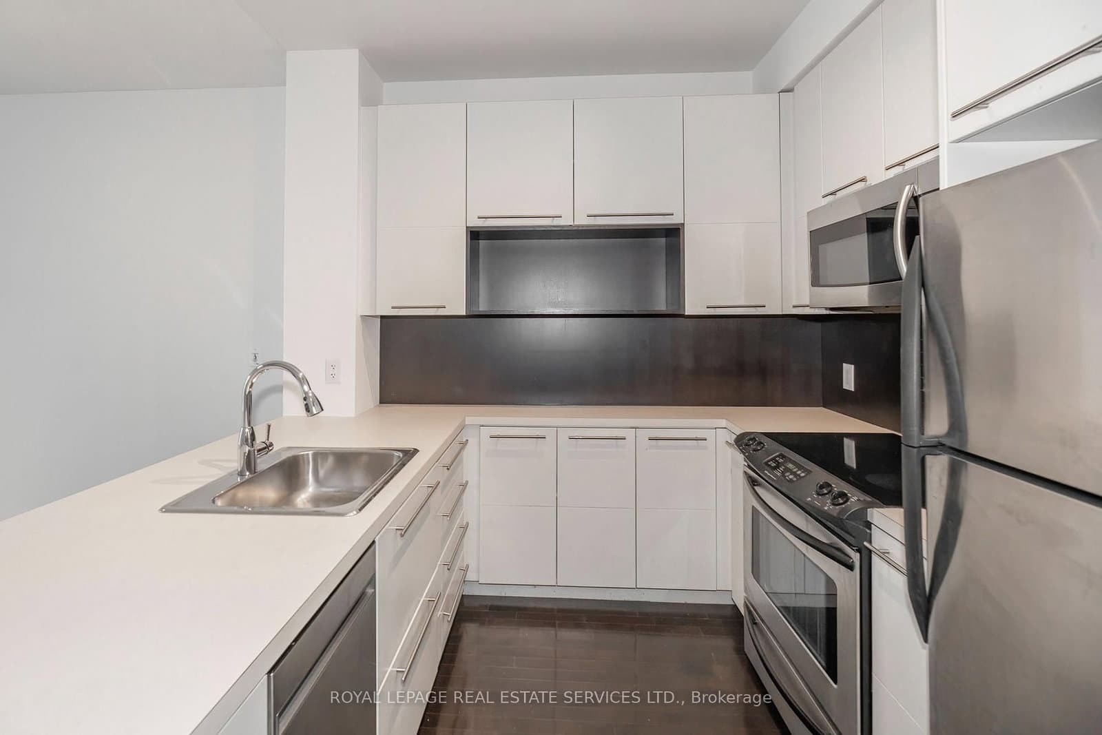 25 Carlton Street, Unit 603 thumbnail 3