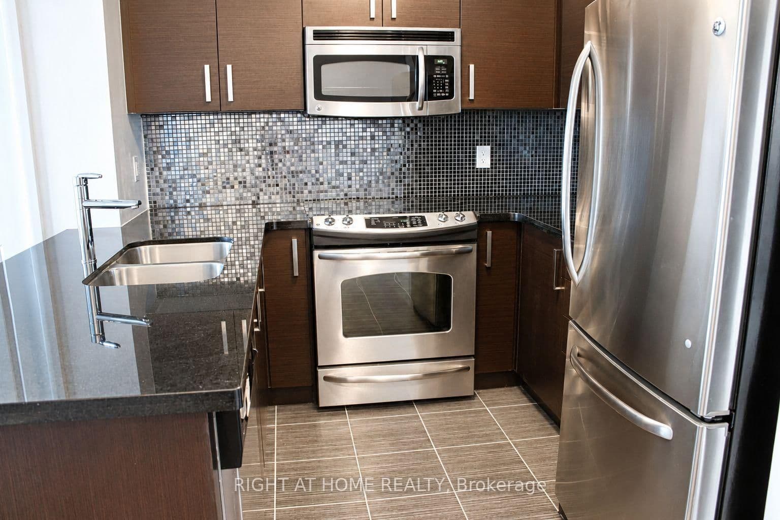17 Anndale Drive, Unit 809 thumbnail 4