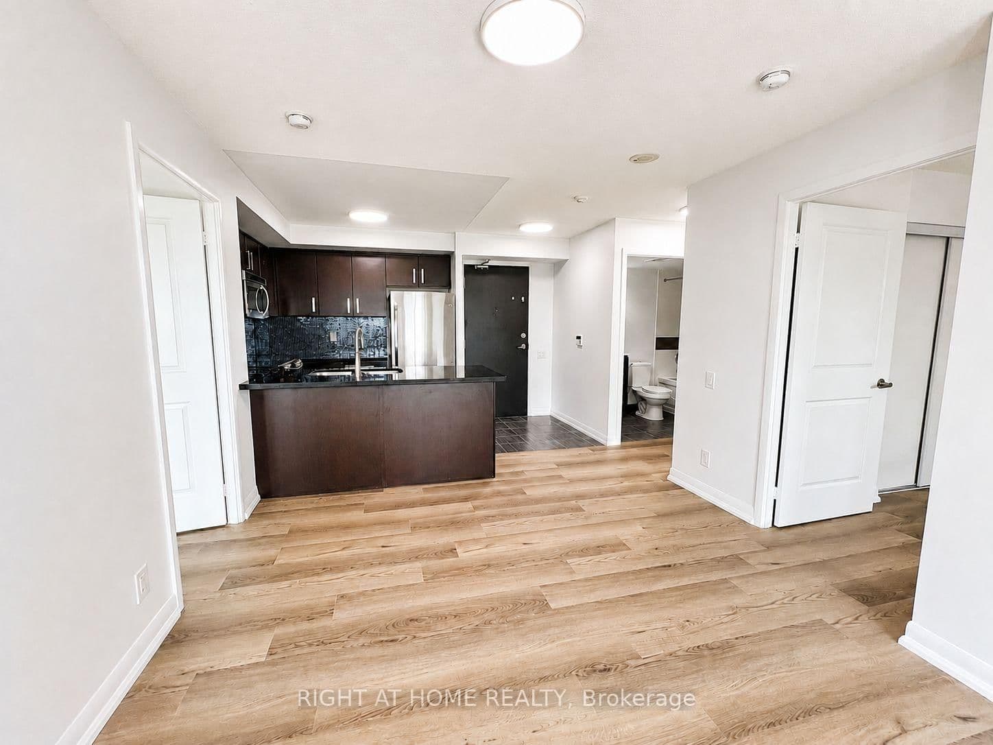 17 Anndale Drive, Unit 809 thumbnail 5