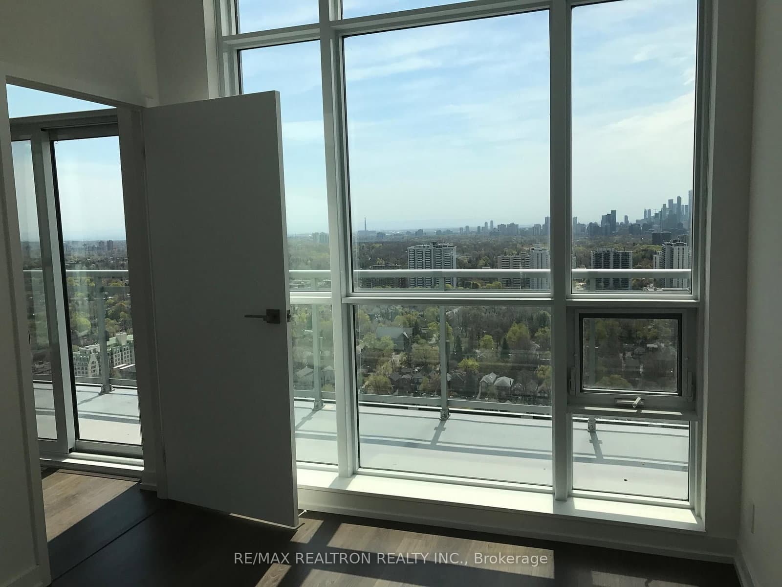 98 Lillian Street, Unit Ph 3316 thumbnail 27