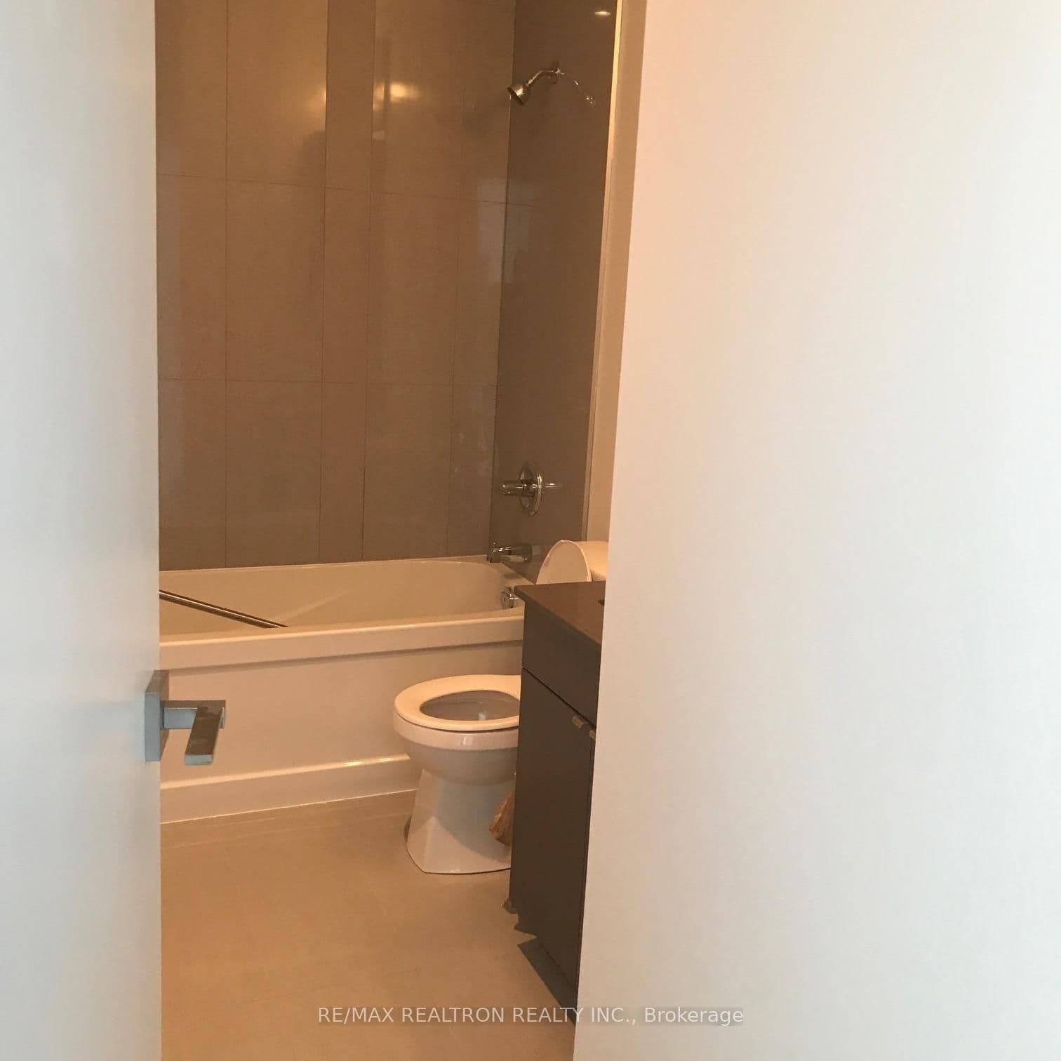 98 Lillian Street, Unit Ph 3316 thumbnail 6