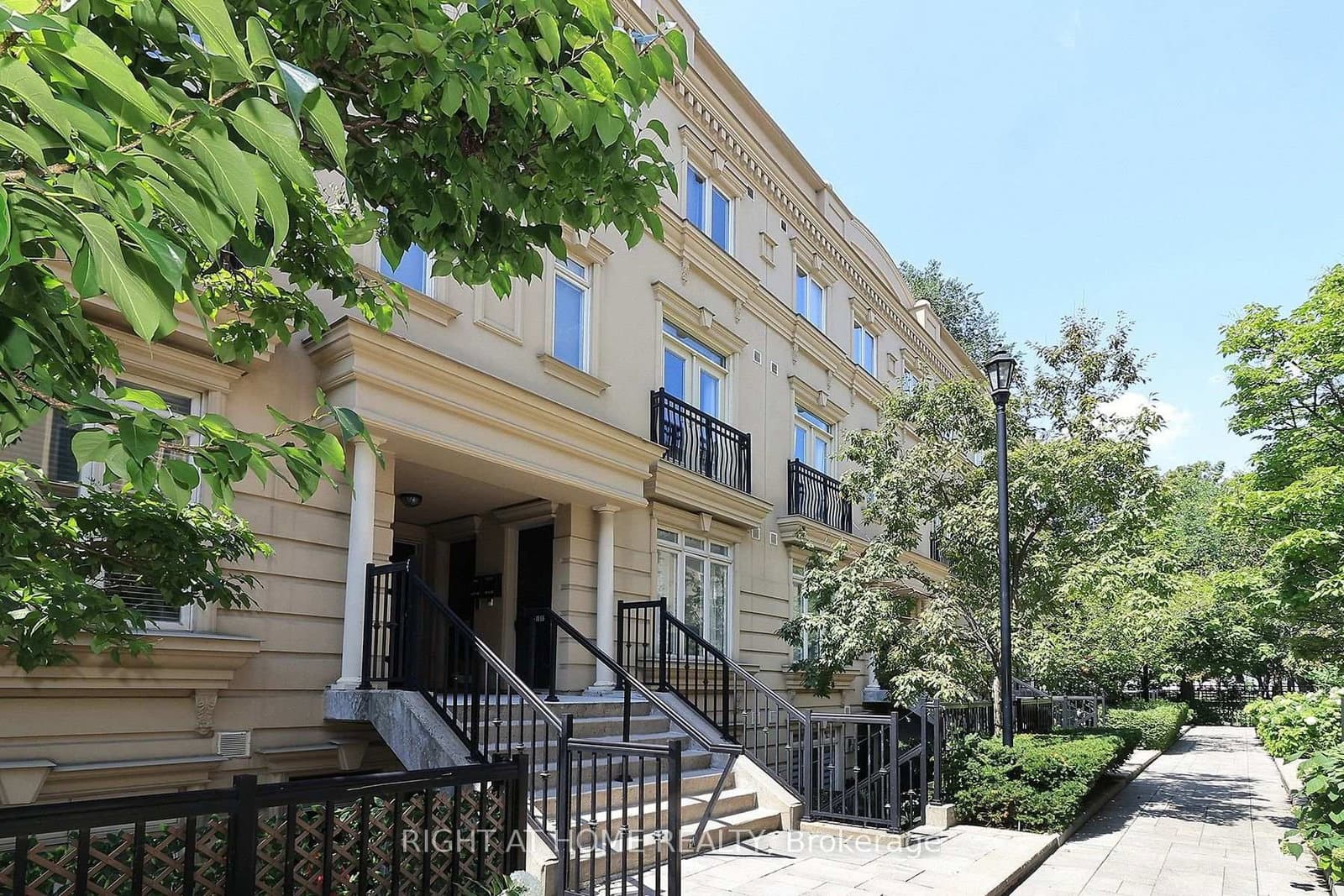 88 Carr Street, Unit 19 - Image 1