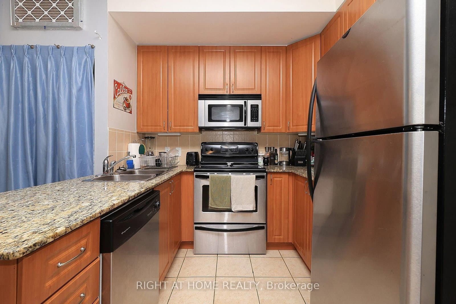 88 Carr Street, Unit 19 thumbnail 16