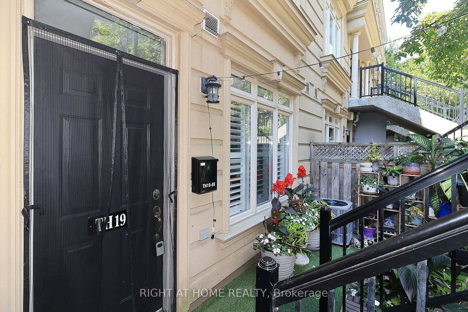 88 Carr Street, Unit 19 thumbnail 6