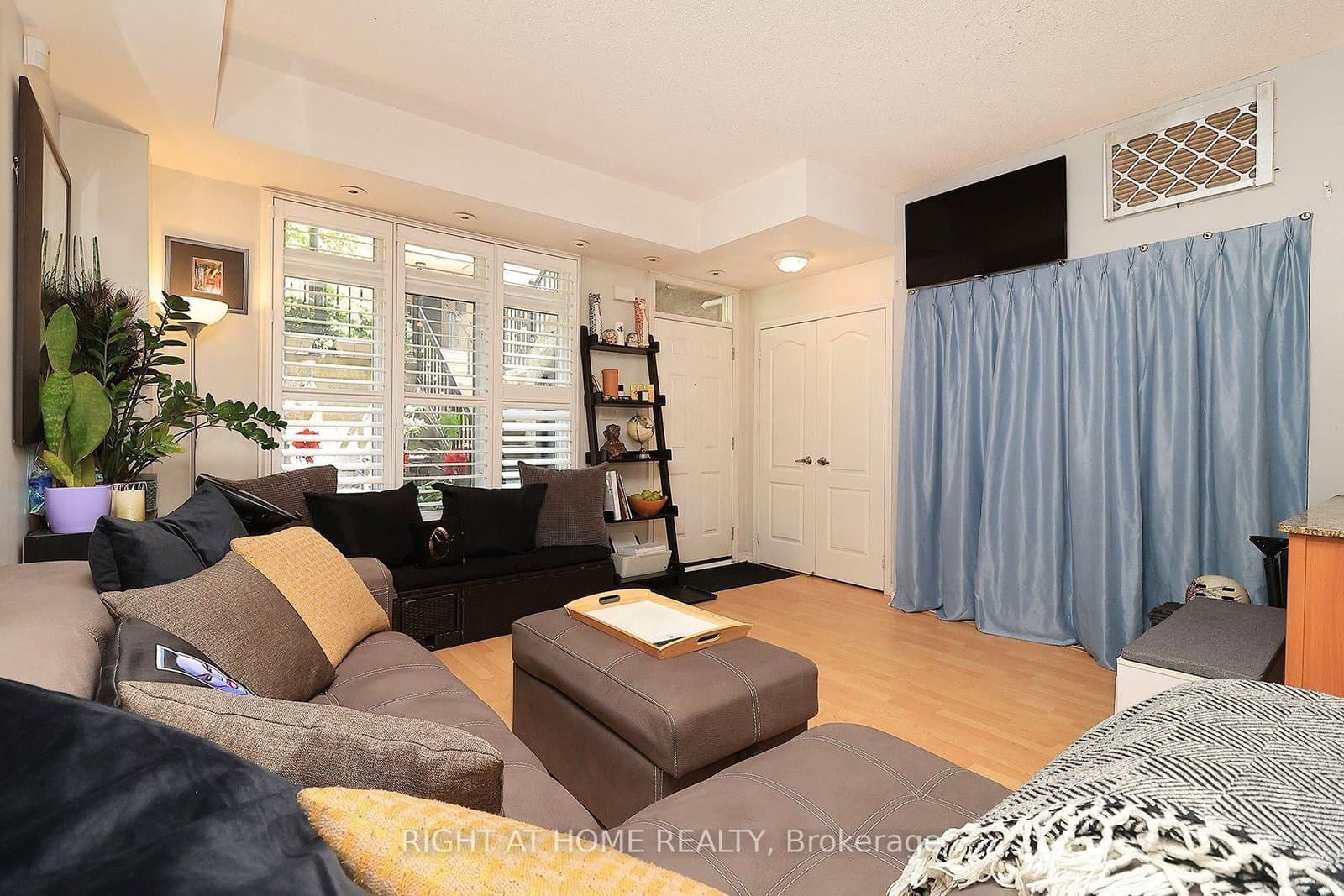 88 Carr Street, Unit 19 thumbnail 8