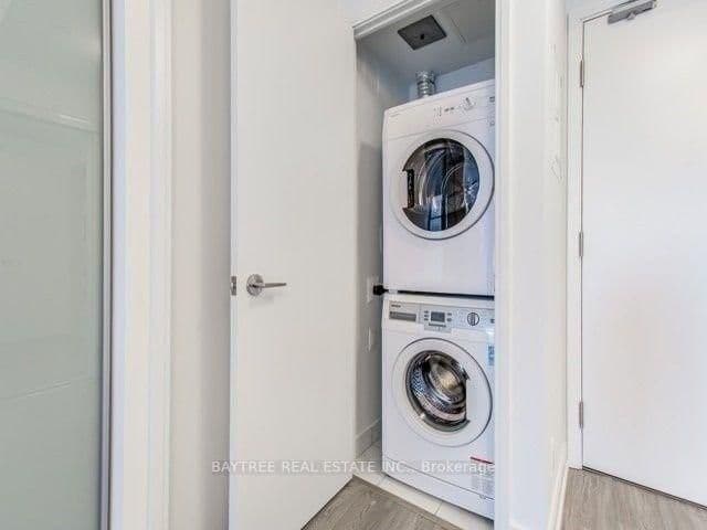 181 Dundas Street E, Unit 1609 thumbnail 4