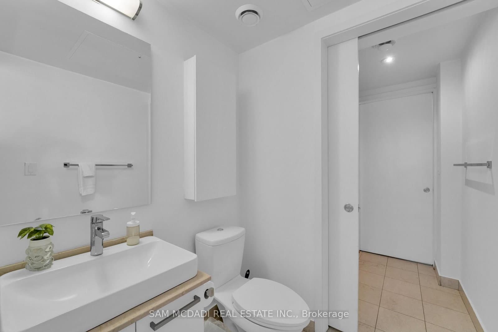 12 York Street, Unit 2307 thumbnail 16