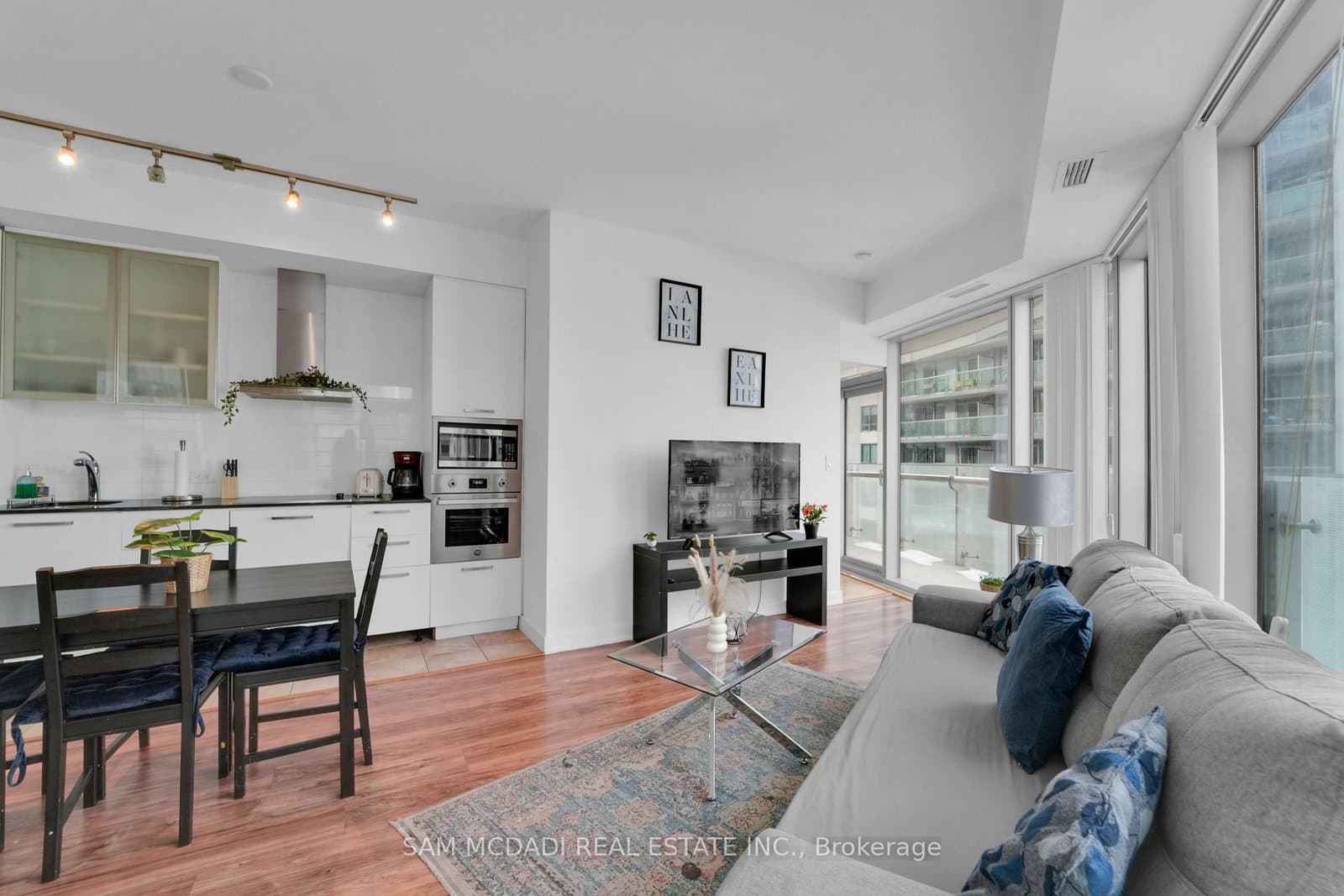 12 York Street, Unit 2307 thumbnail 6