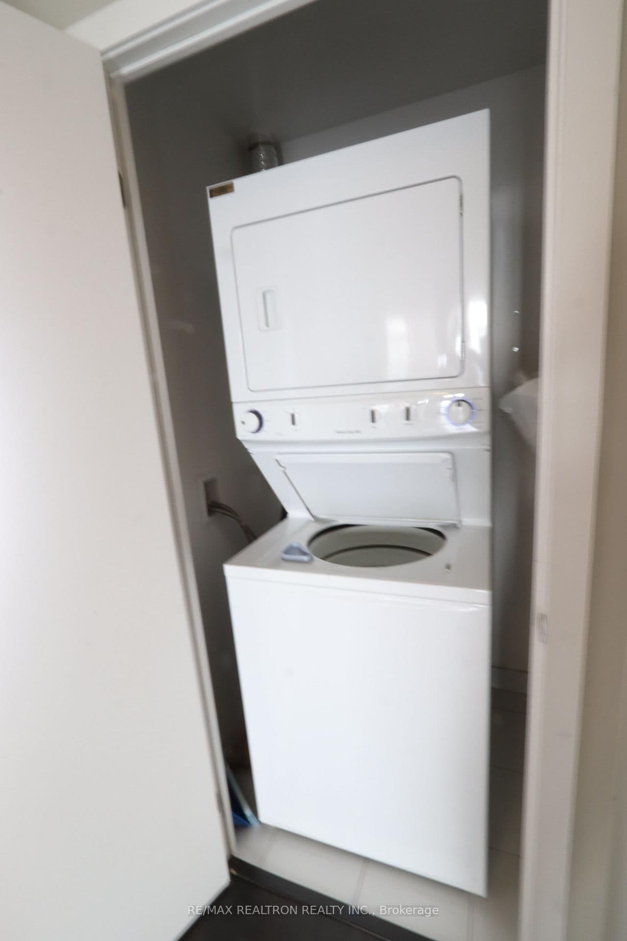 66 Forest Manor Road, Unit 2601 thumbnail 17