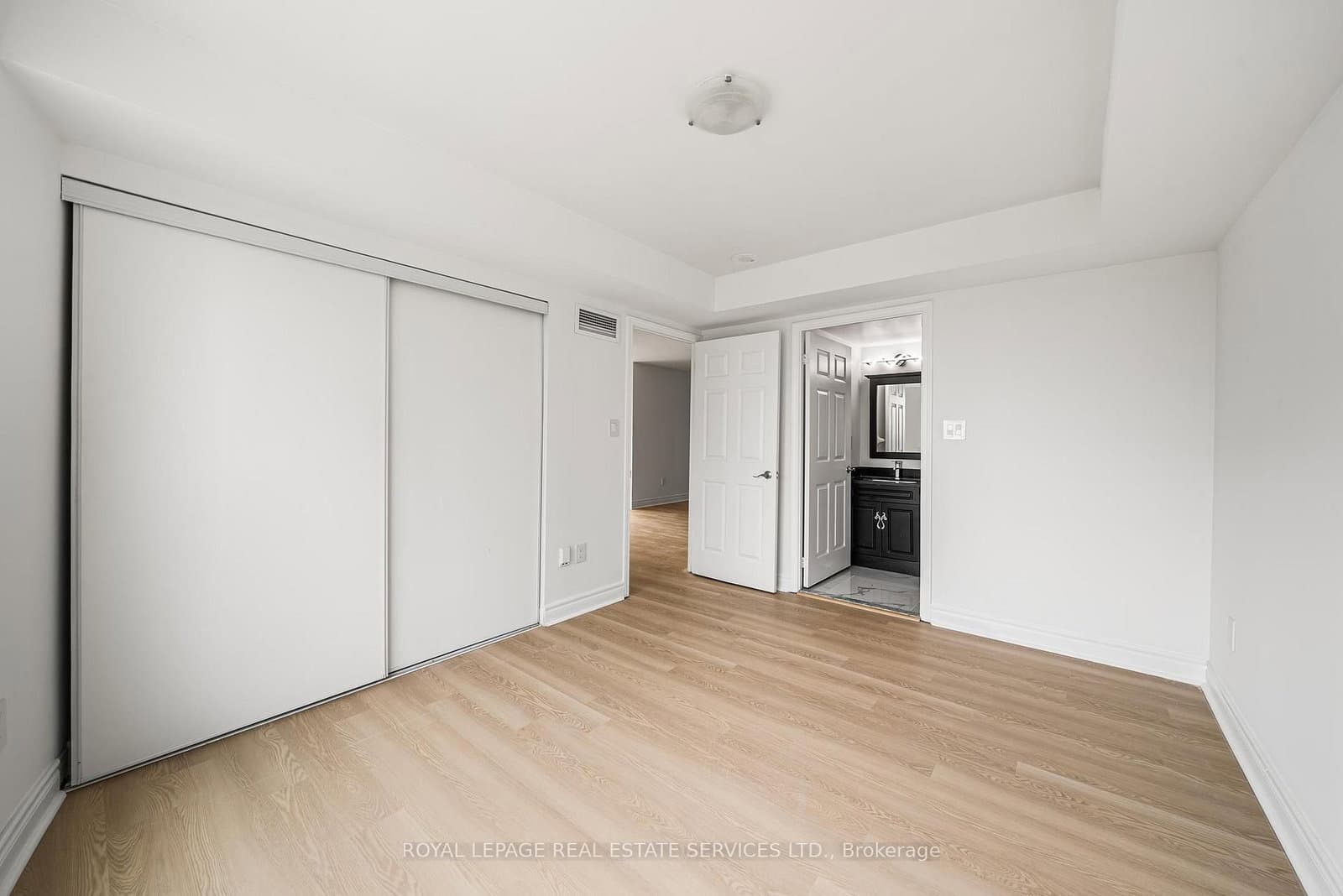 7 Lorraine Drive, Unit 1912 thumbnail 11