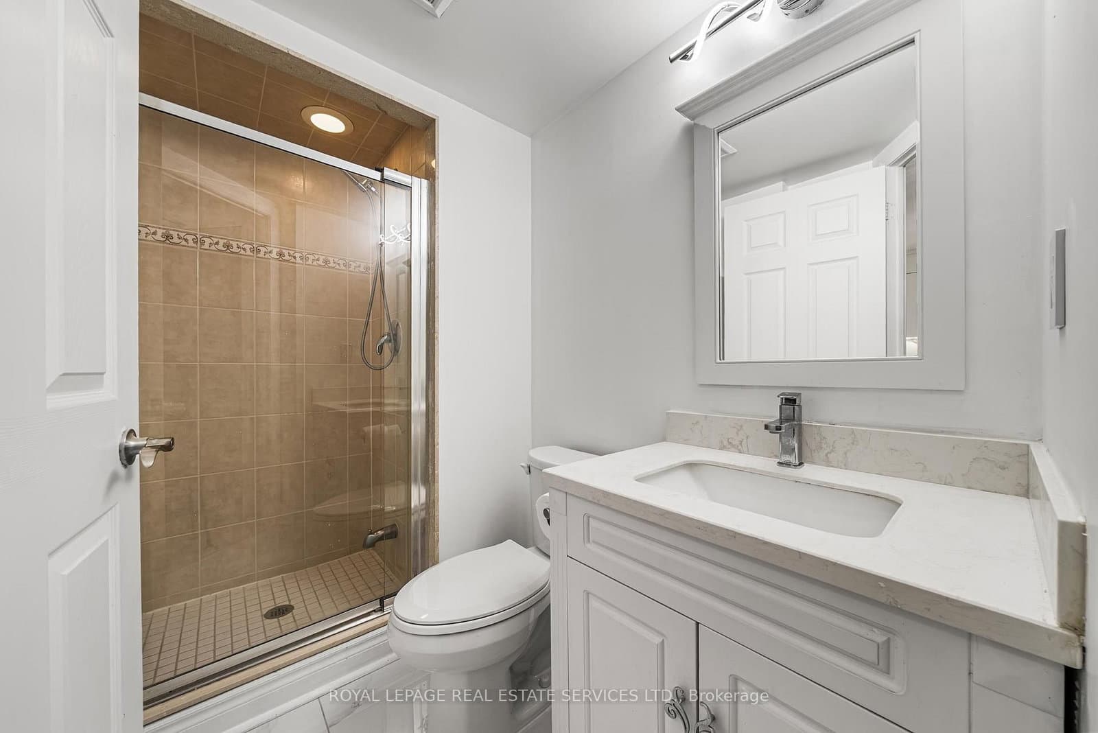 7 Lorraine Drive, Unit 1912 thumbnail 17