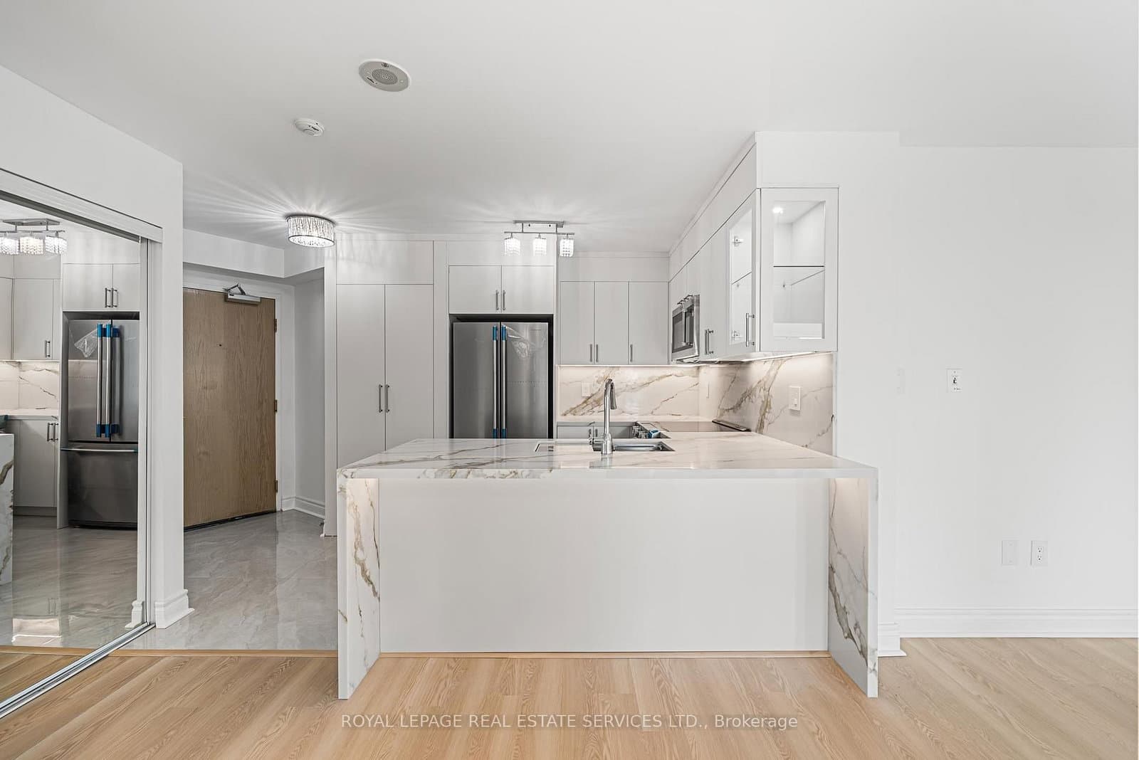 7 Lorraine Drive, Unit 1912 thumbnail 3