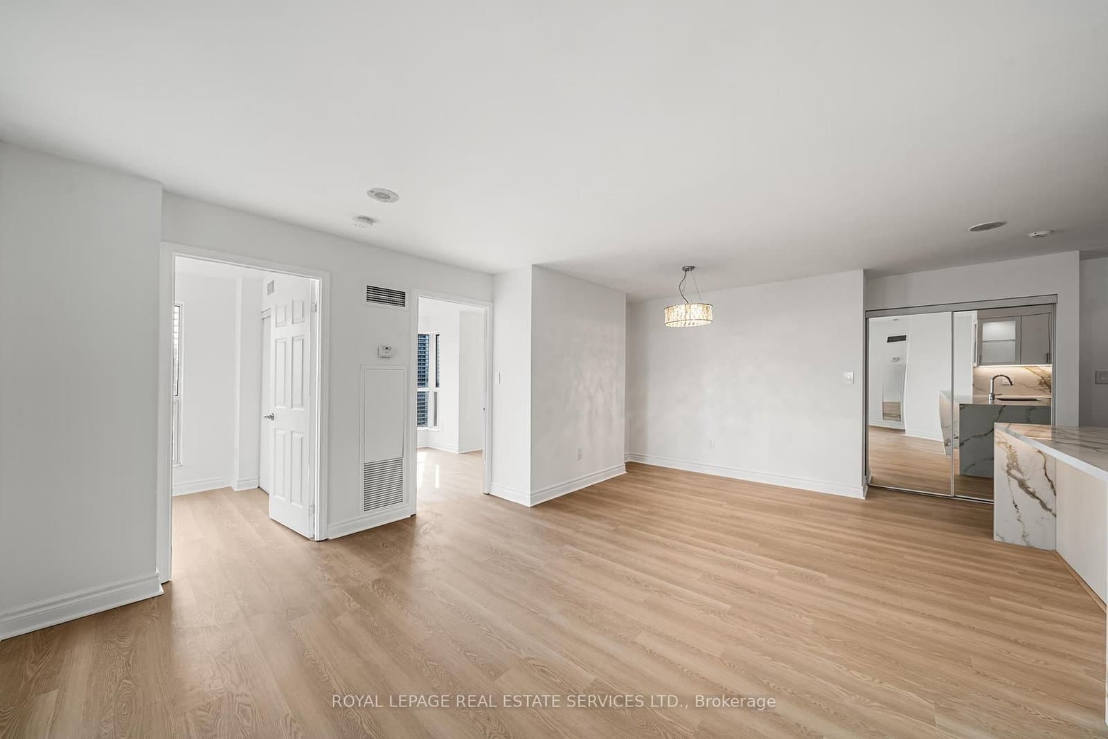 7 Lorraine Drive, Unit 1912 thumbnail 8