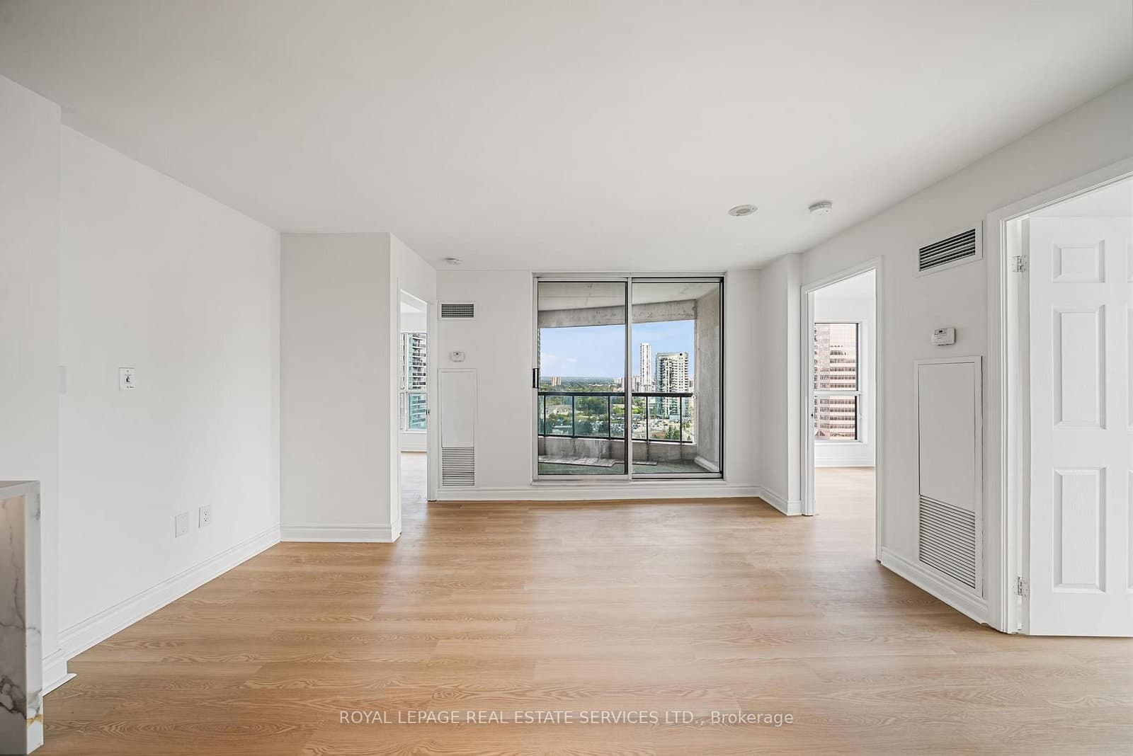 7 Lorraine Drive, Unit 1912 thumbnail 9