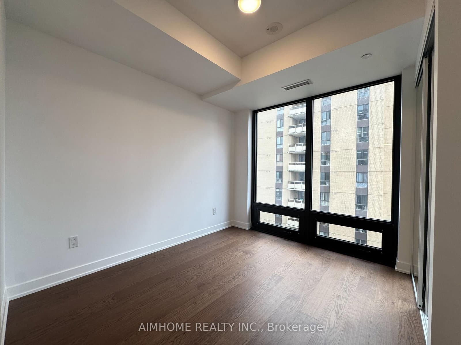 91 Montclair Avenue, Unit 1606 thumbnail 6