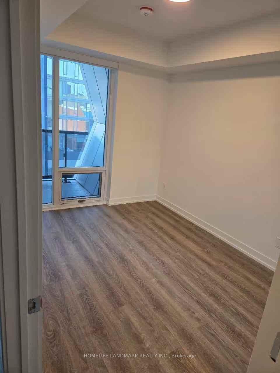 771 Yonge Street W, Unit 1002 thumbnail 3