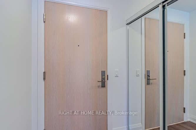 77 Mutual Street, Unit 321 thumbnail 10