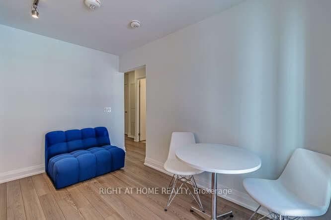 77 Mutual Street, Unit 321 thumbnail 13