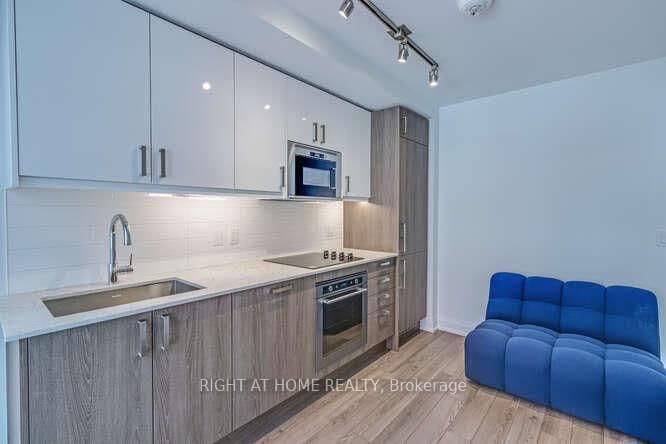 77 Mutual Street, Unit 321 thumbnail 17