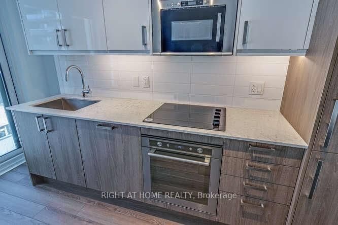 77 Mutual Street, Unit 321 thumbnail 22