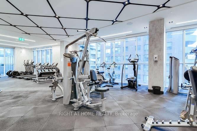 77 Mutual Street, Unit 321 thumbnail 32