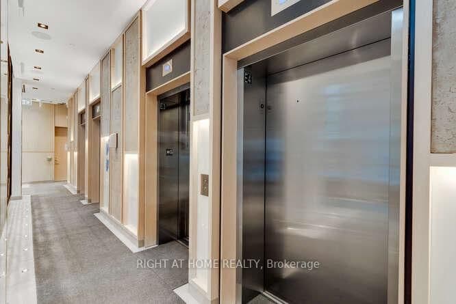 77 Mutual Street, Unit 321 thumbnail 8