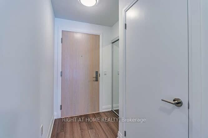 77 Mutual Street, Unit 321 thumbnail 9