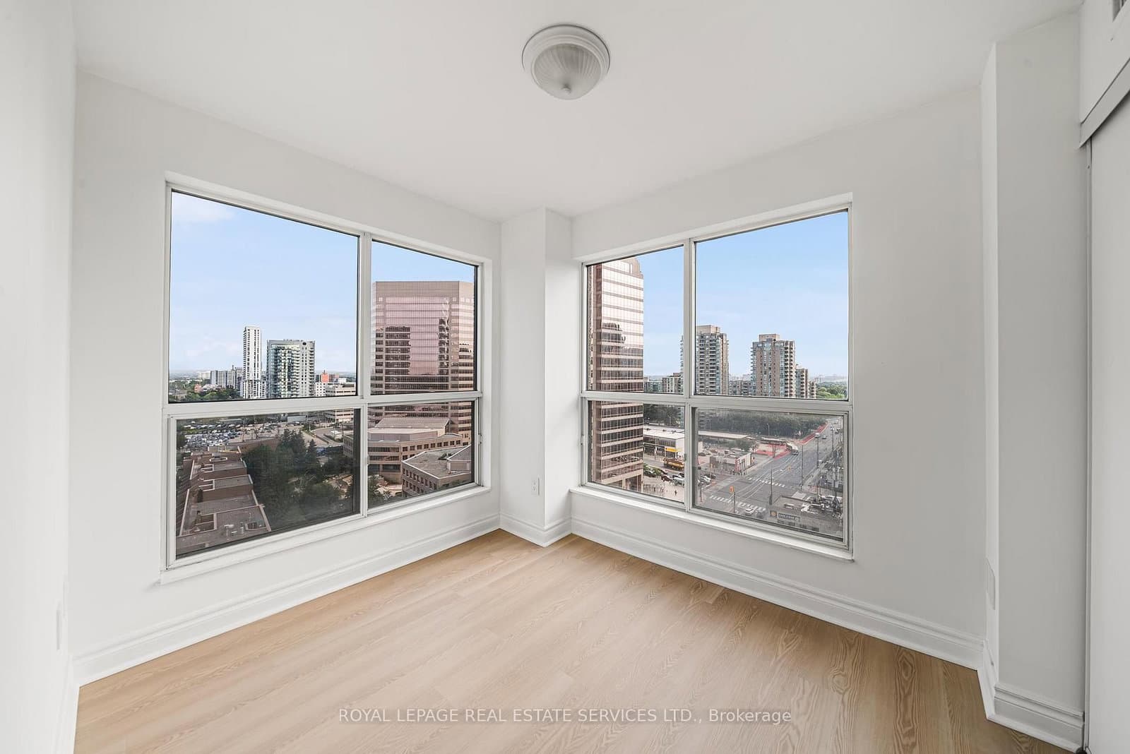 7 Lorraine Drive, Unit 1912 thumbnail 13