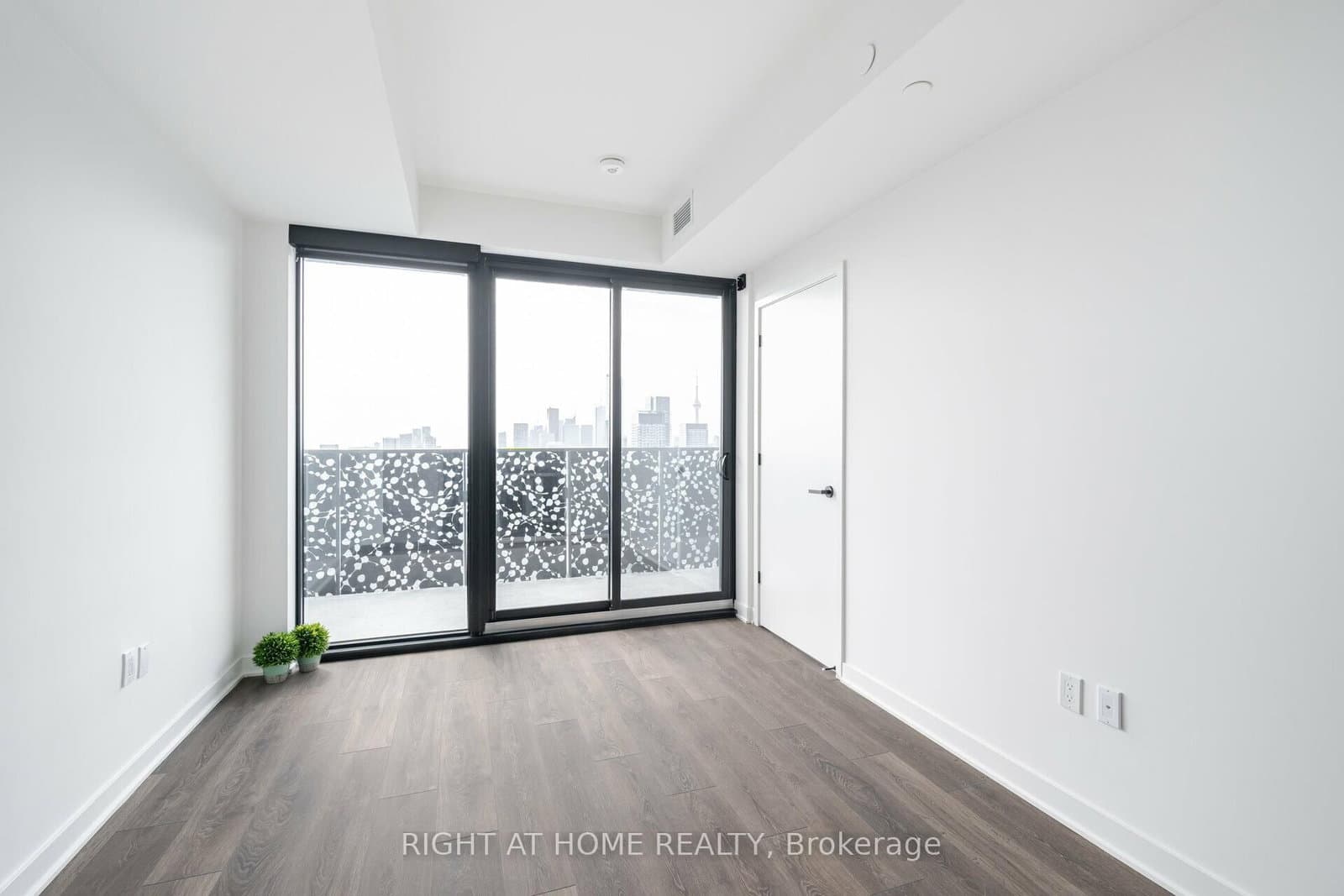 55 Charles Street E, Unit 4403 thumbnail 13