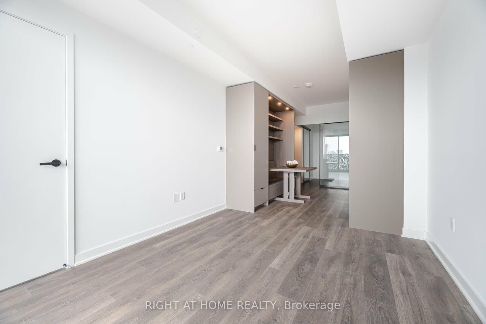 55 Charles Street E, Unit 4403 thumbnail 18