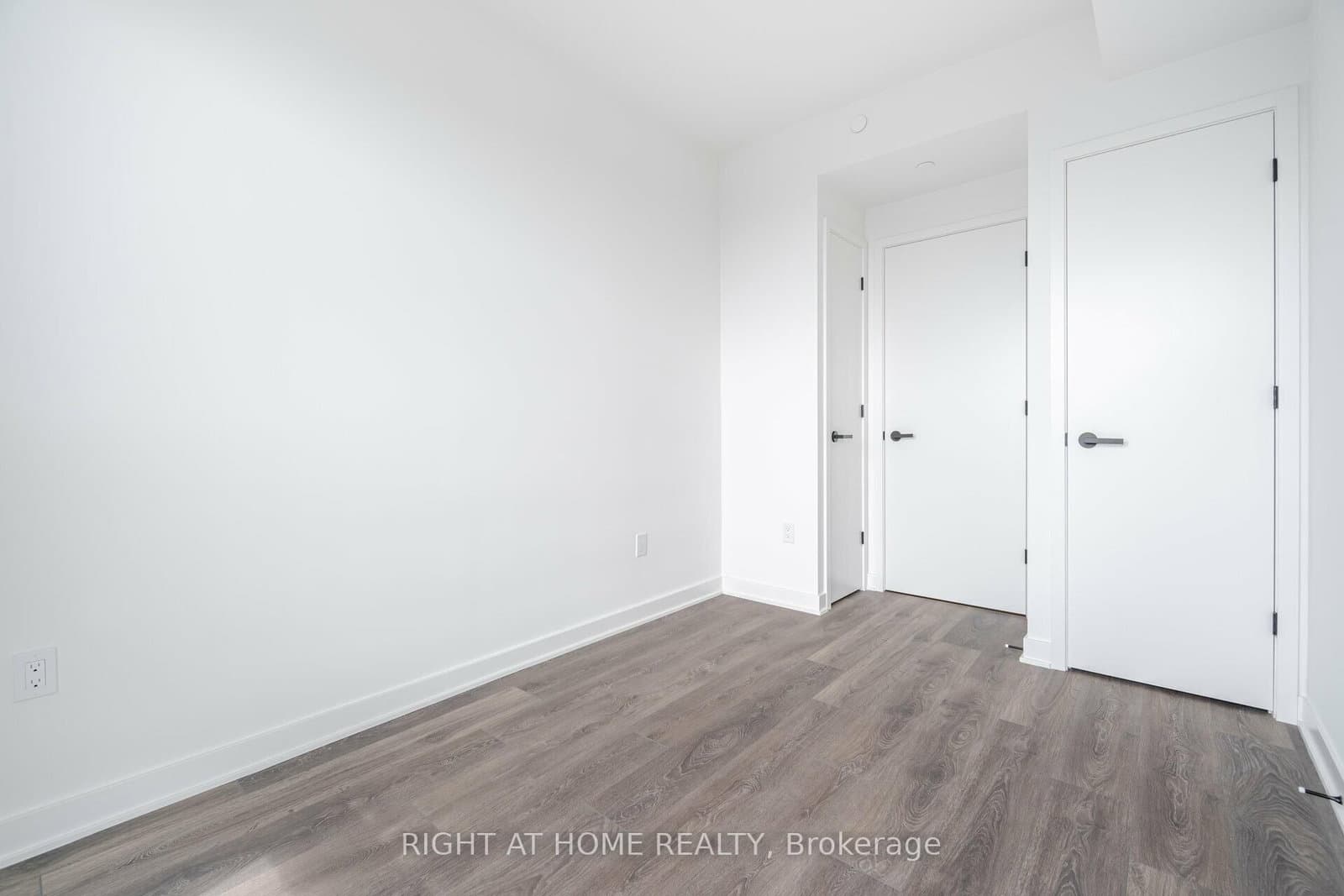 55 Charles Street E, Unit 4403 thumbnail 23