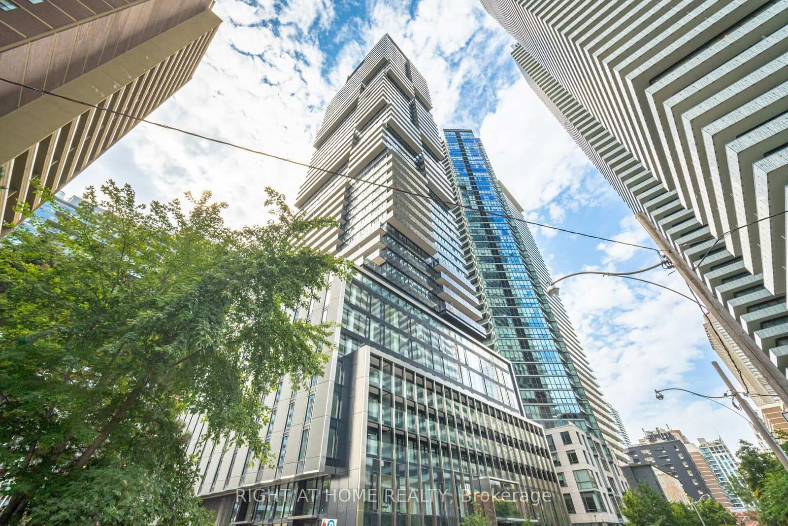 55 Charles Street E, Unit 4403 thumbnail 45