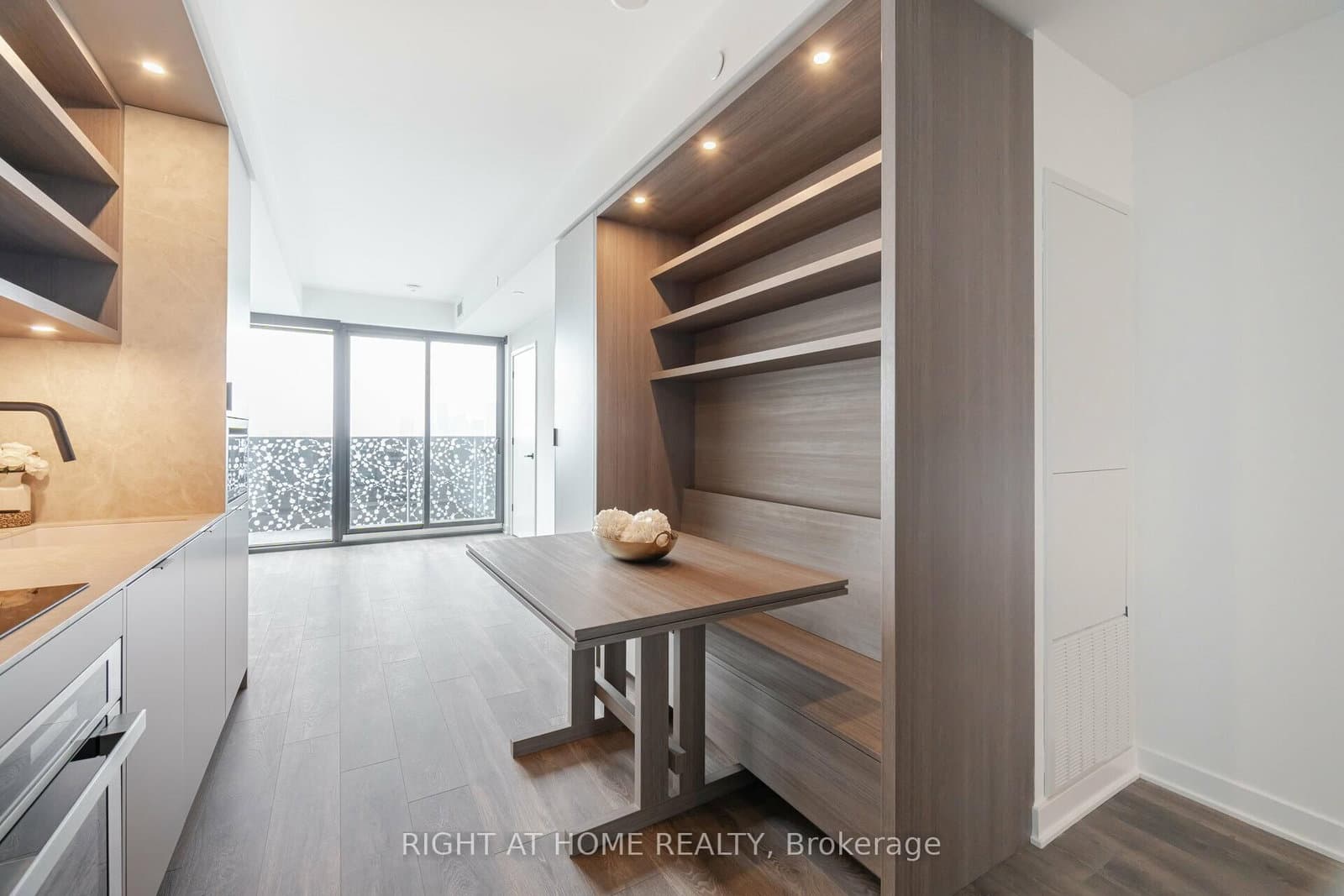 55 Charles Street E, Unit 4403 thumbnail 7