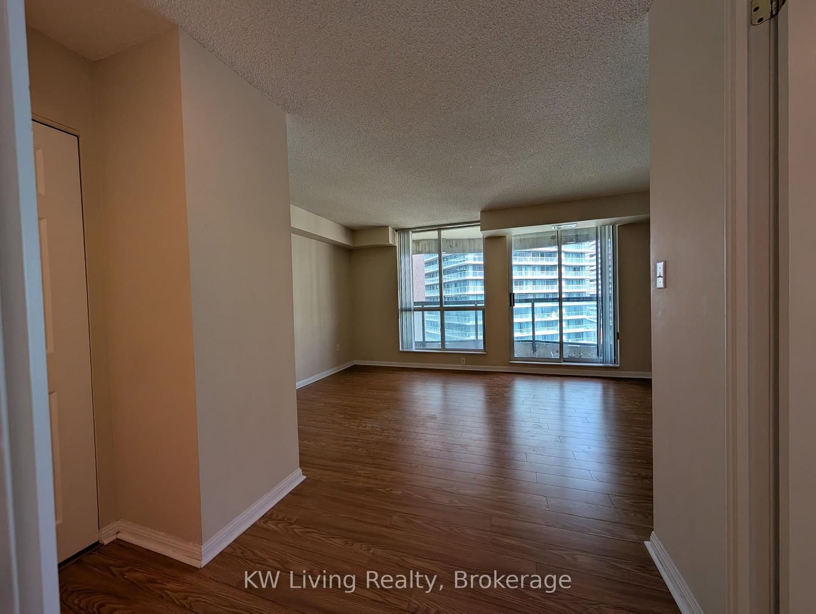 23 Lorraine Drive, Unit 1102 thumbnail 11