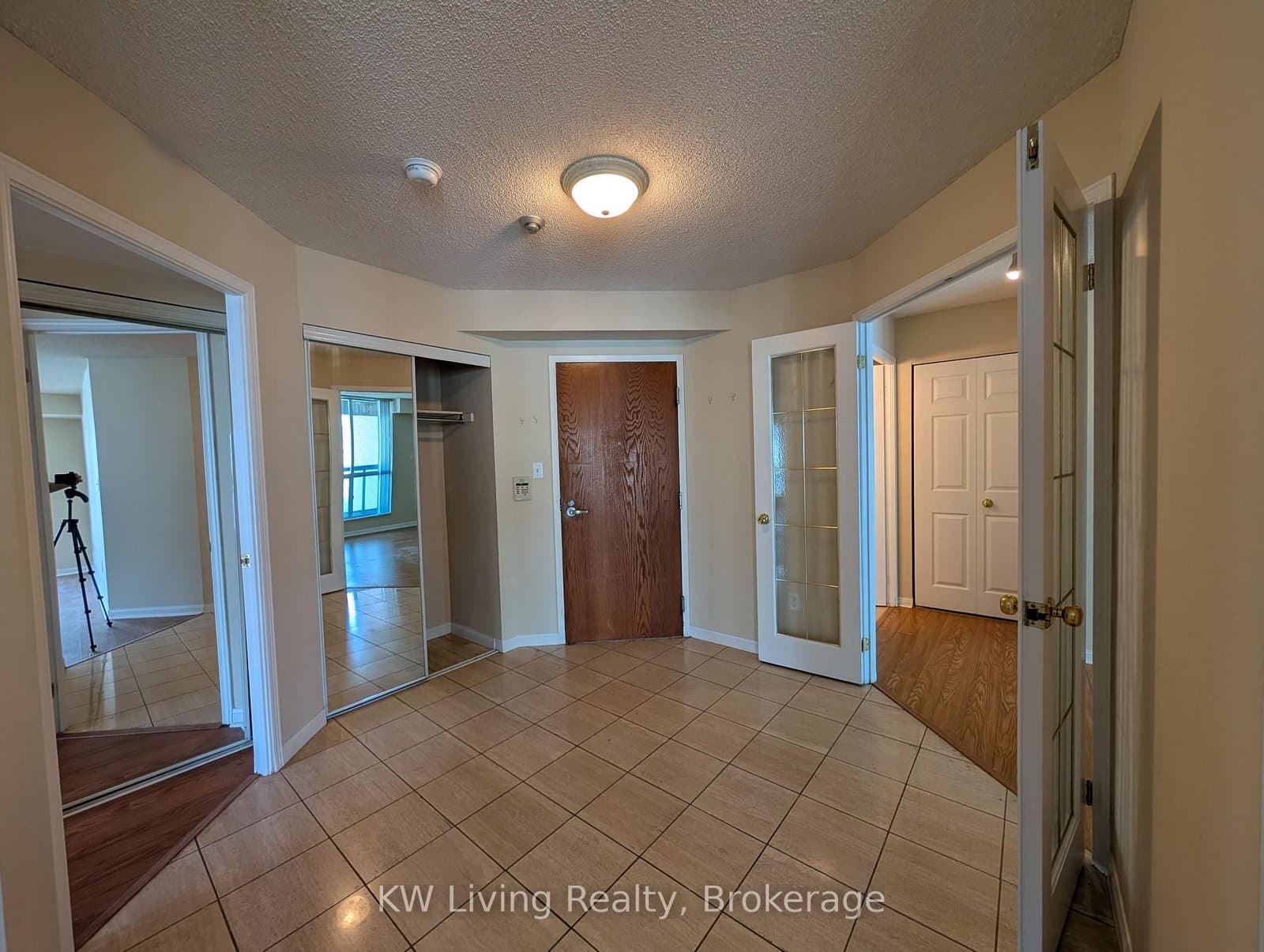 23 Lorraine Drive, Unit 1102 thumbnail 2