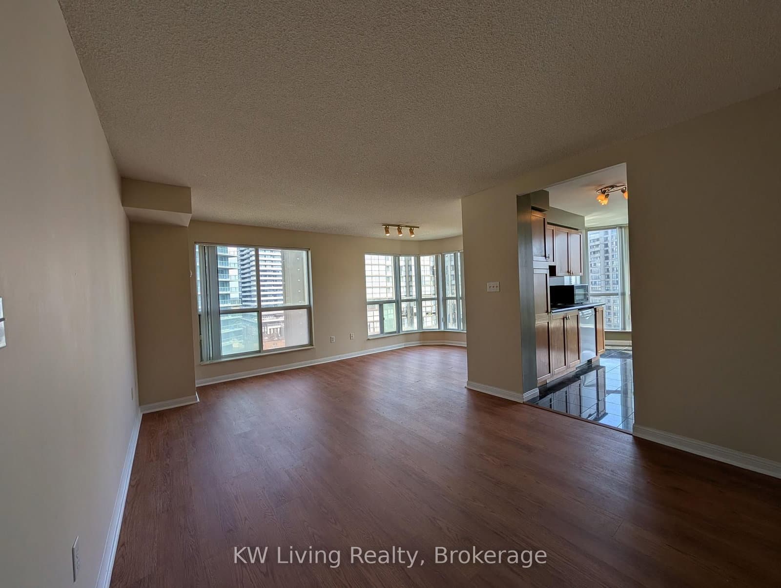 23 Lorraine Drive, Unit 1102 thumbnail 3