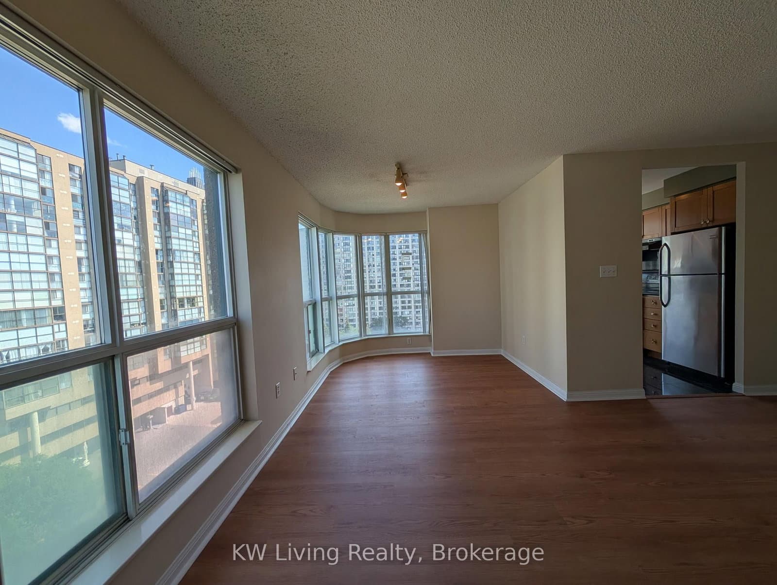 23 Lorraine Drive, Unit 1102 thumbnail 4