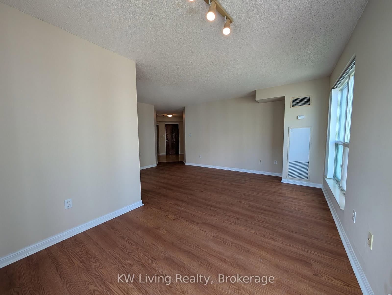 23 Lorraine Drive, Unit 1102 thumbnail 6