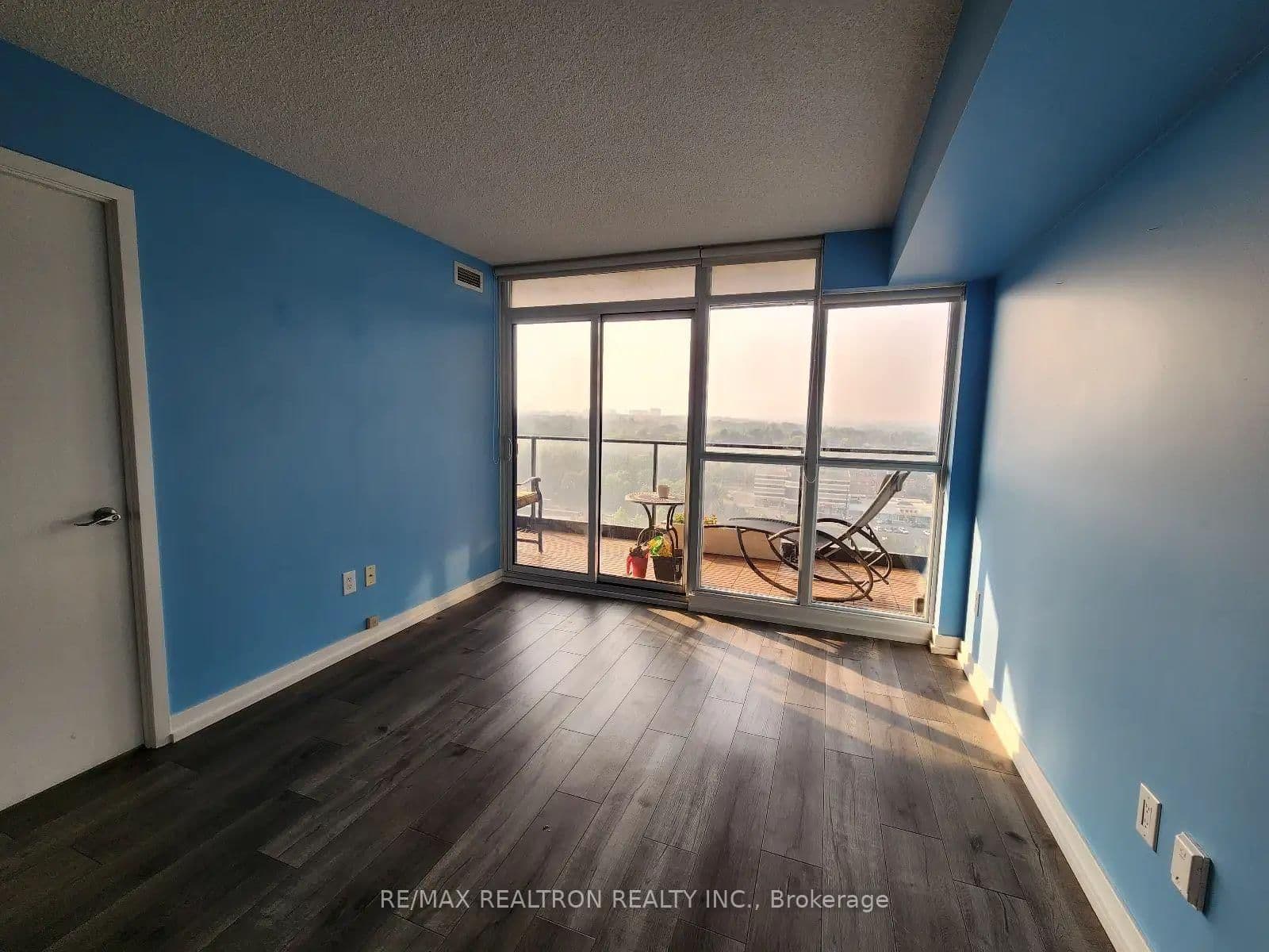 29 Singer Court, Unit 1606 thumbnail 29