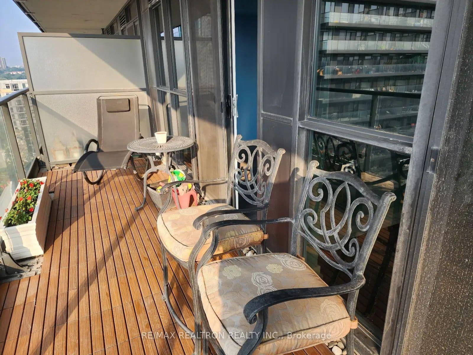 29 Singer Court, Unit 1606 thumbnail 6