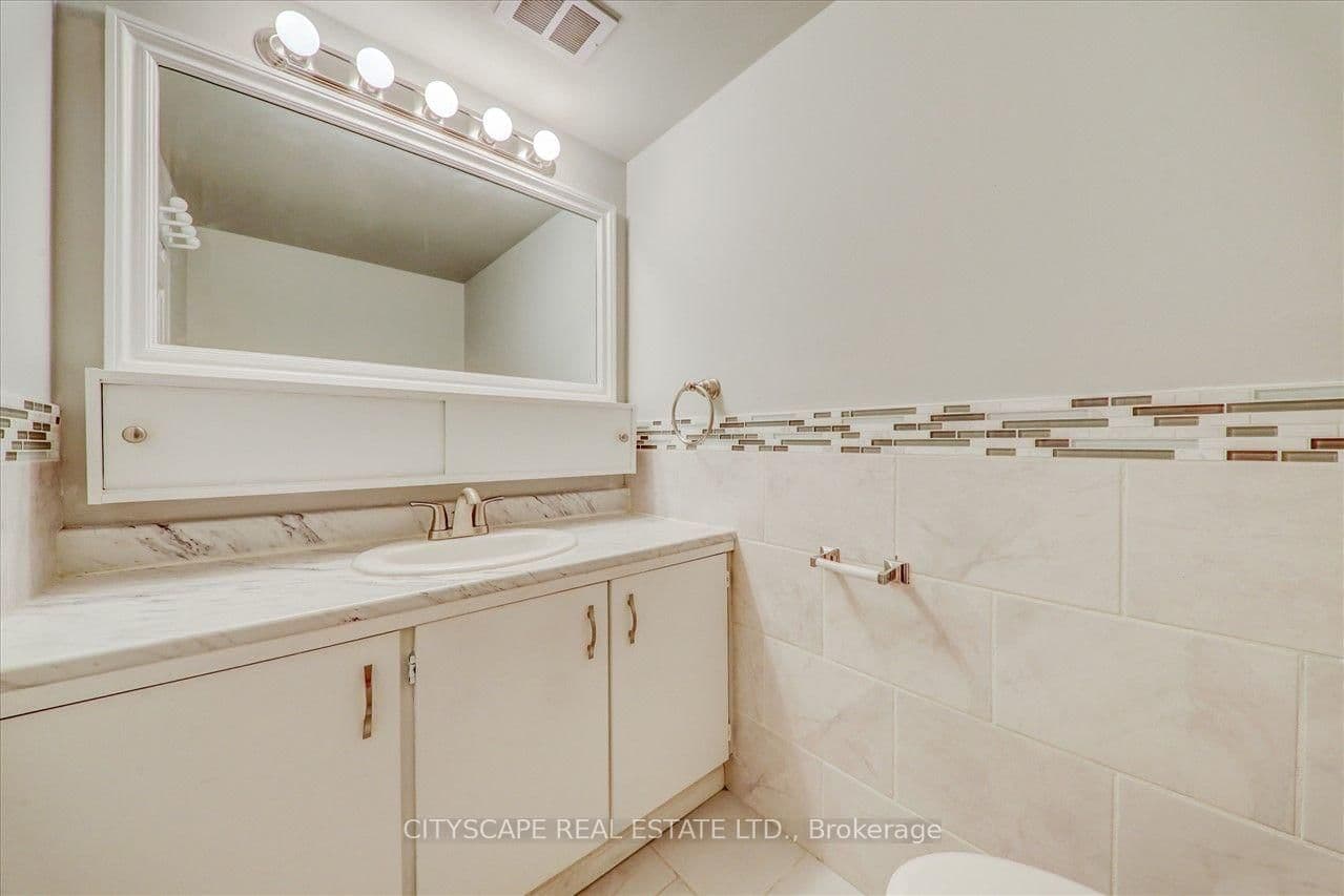 25 Sunrise Avenue, Unit #914 thumbnail 6