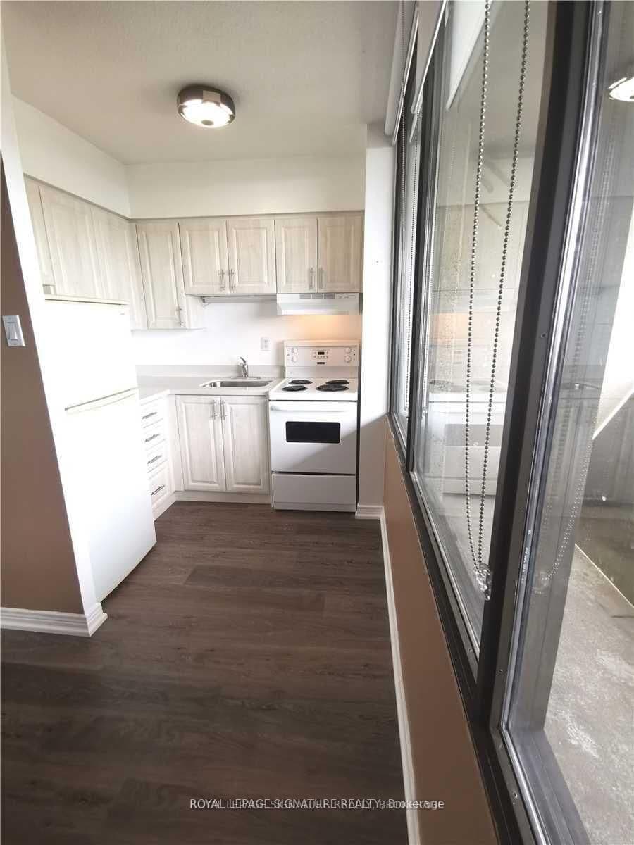 720 Spadina Avenue, Unit 1606 thumbnail 11