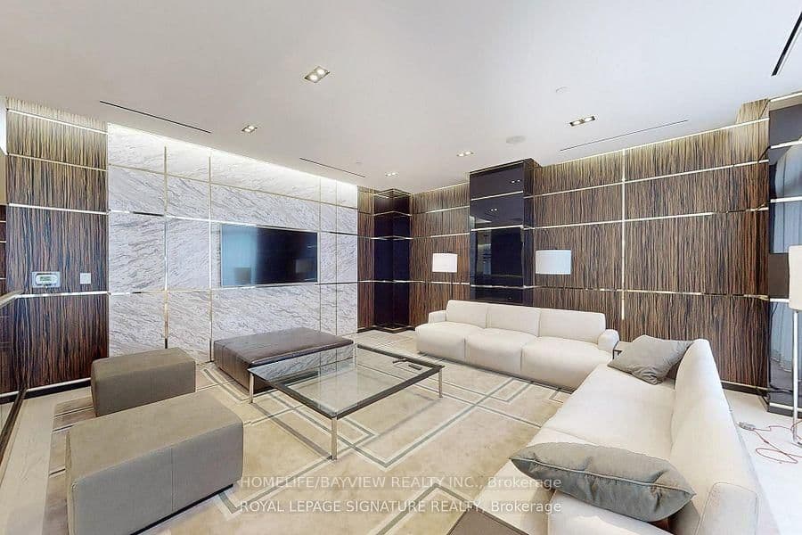 3018 Yonge Street W, Unit 203 thumbnail 2