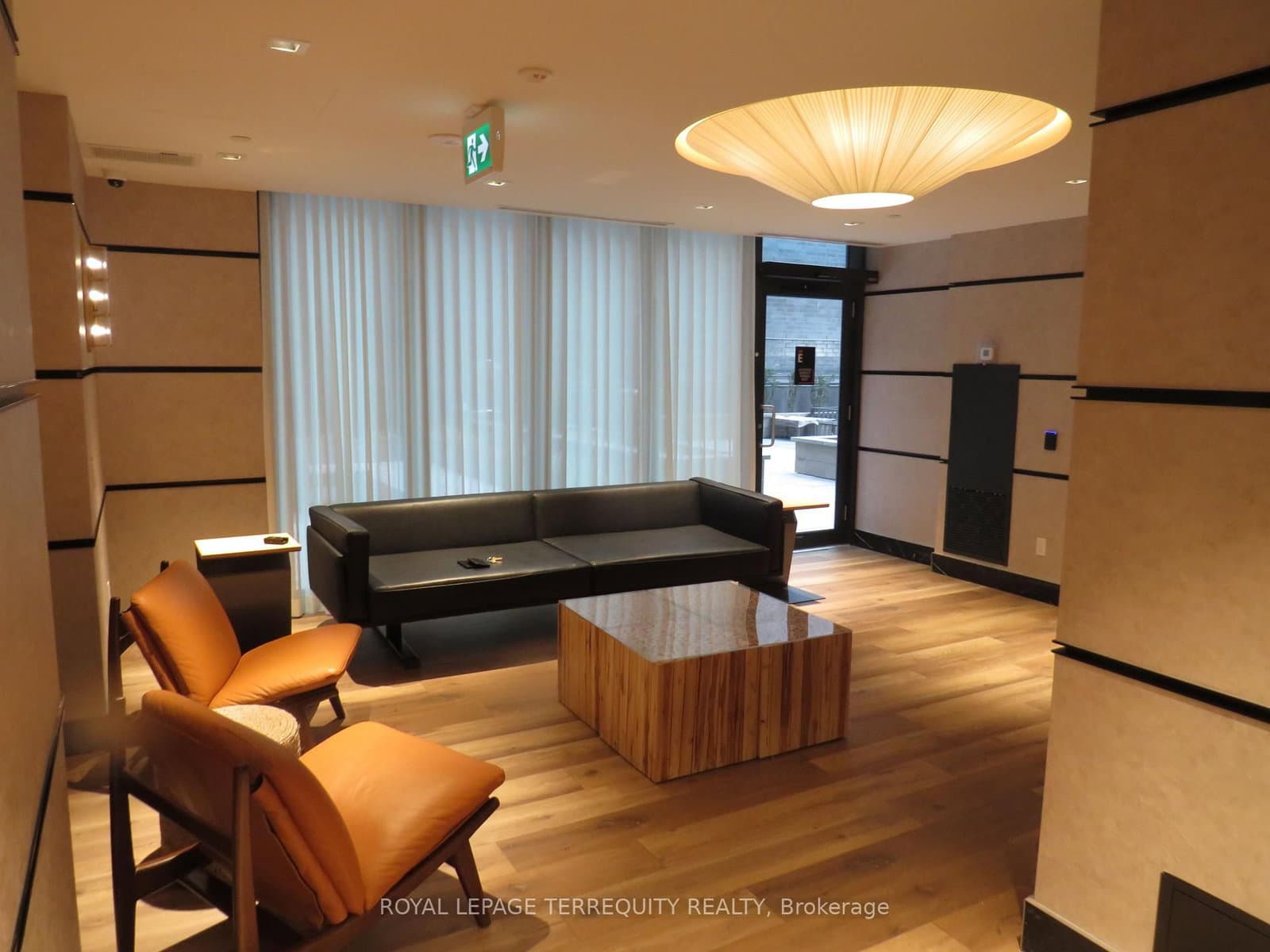 327 King Street W, Unit 805 thumbnail 13