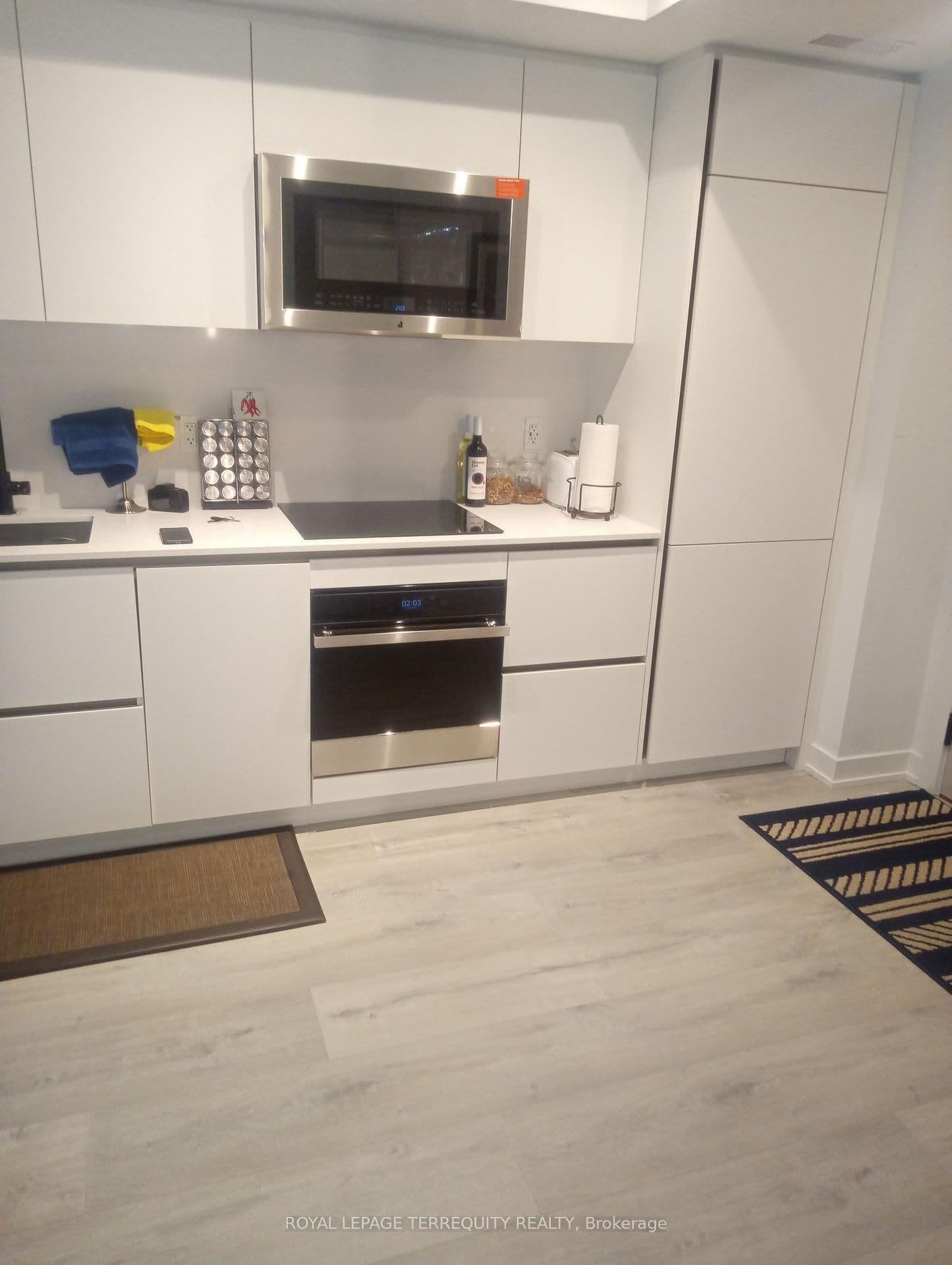 327 King Street W, Unit 805 thumbnail 15