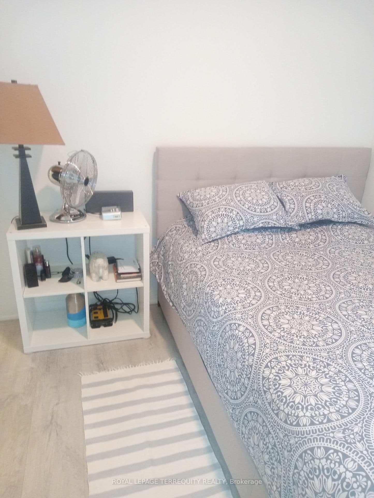 327 King Street W, Unit 805 thumbnail 16