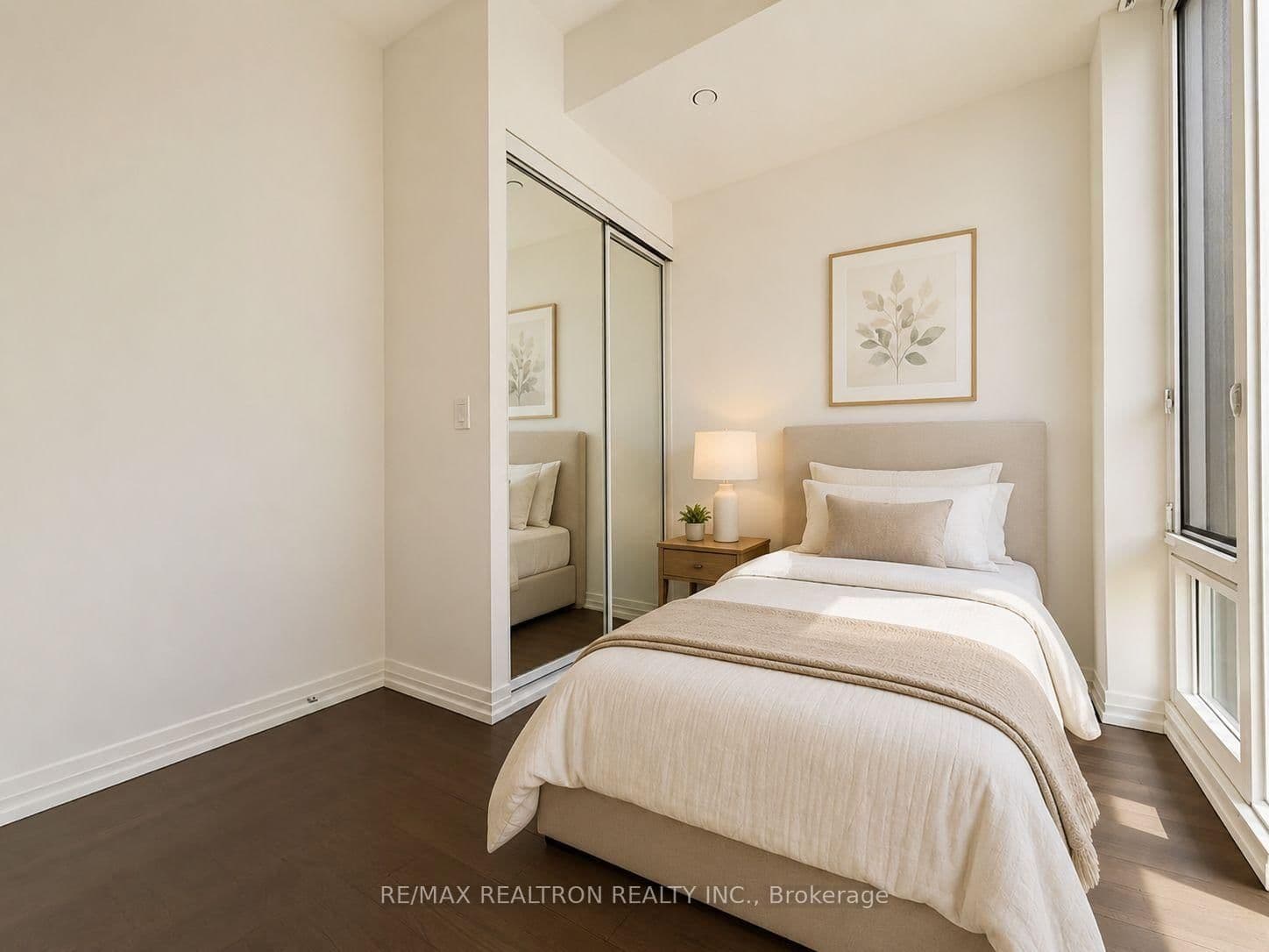 8 Widmer Street, Unit 4303 thumbnail 11