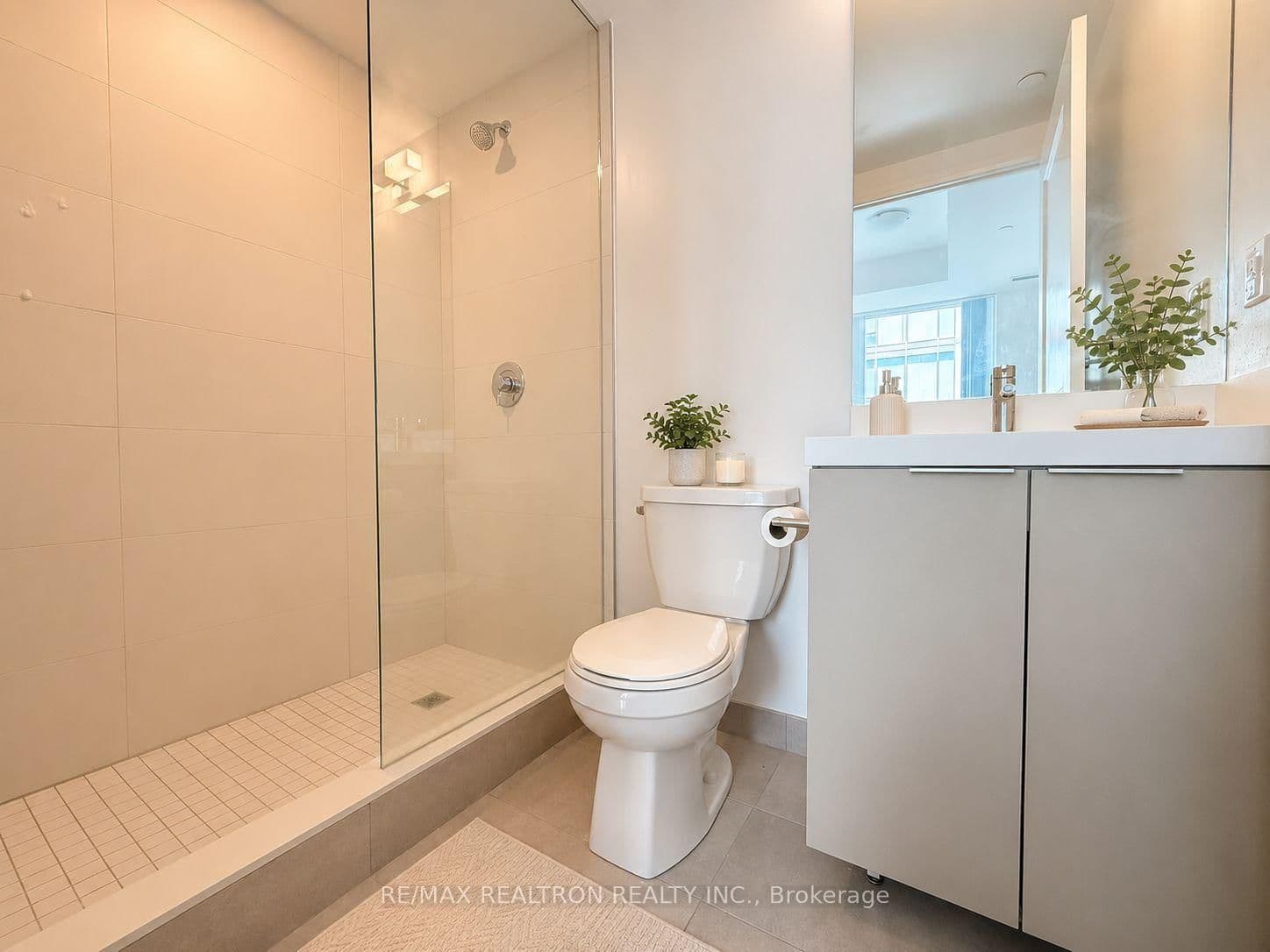 8 Widmer Street, Unit 4303 thumbnail 12
