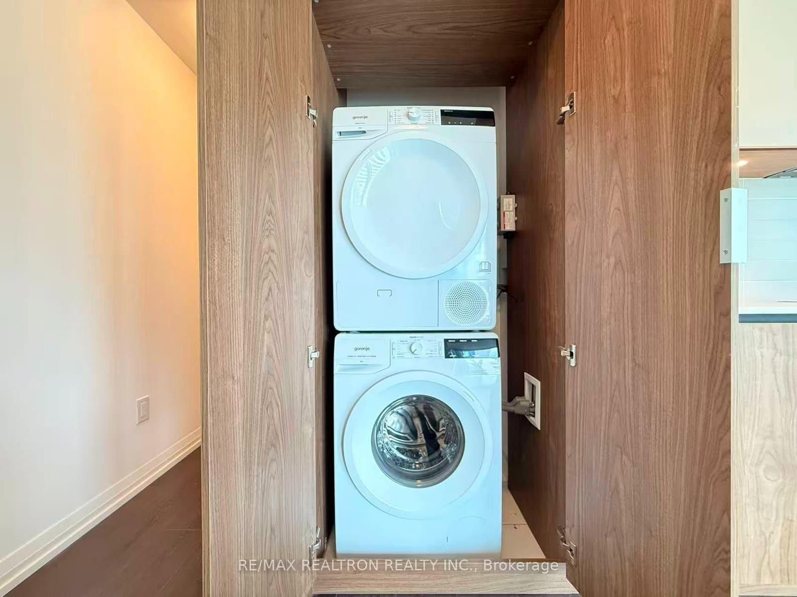 8 Widmer Street, Unit 4303 thumbnail 13